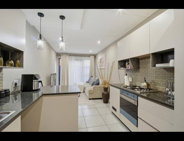 2 BEDROOM TOWNHOUSE FOR SALE IN FERNDALE